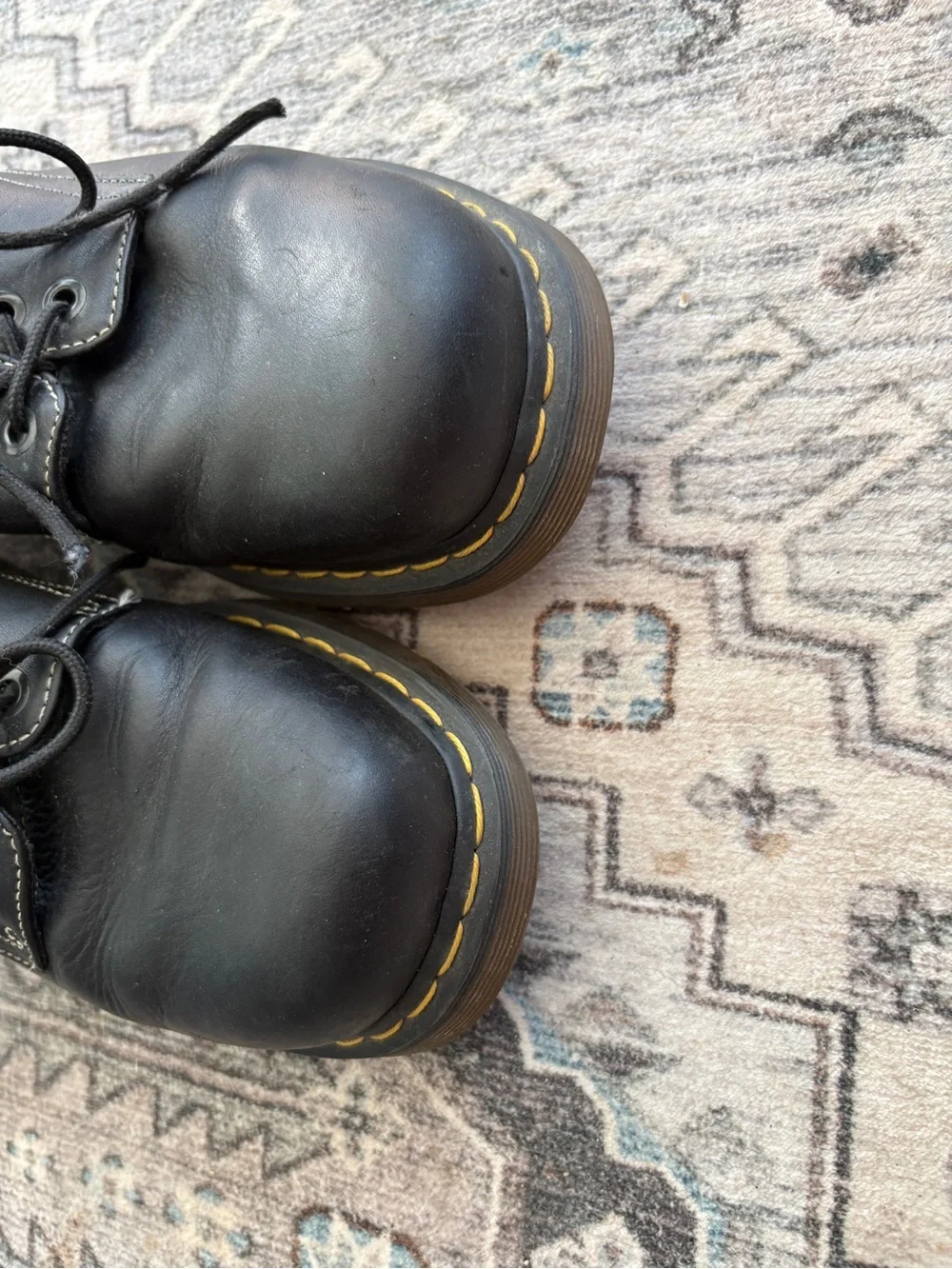 Dr. Martens Men's Shoe Size 12 US 4-Eyelet Oxford Black Leather Model GC041